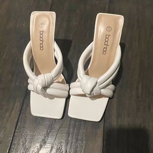 Boohoo white heels.  Size 5 (fits like a 7). NBW